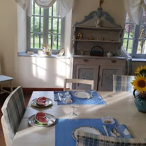 Bed & Breakfast Domaine De Marlas - D'hotes, Rieucros